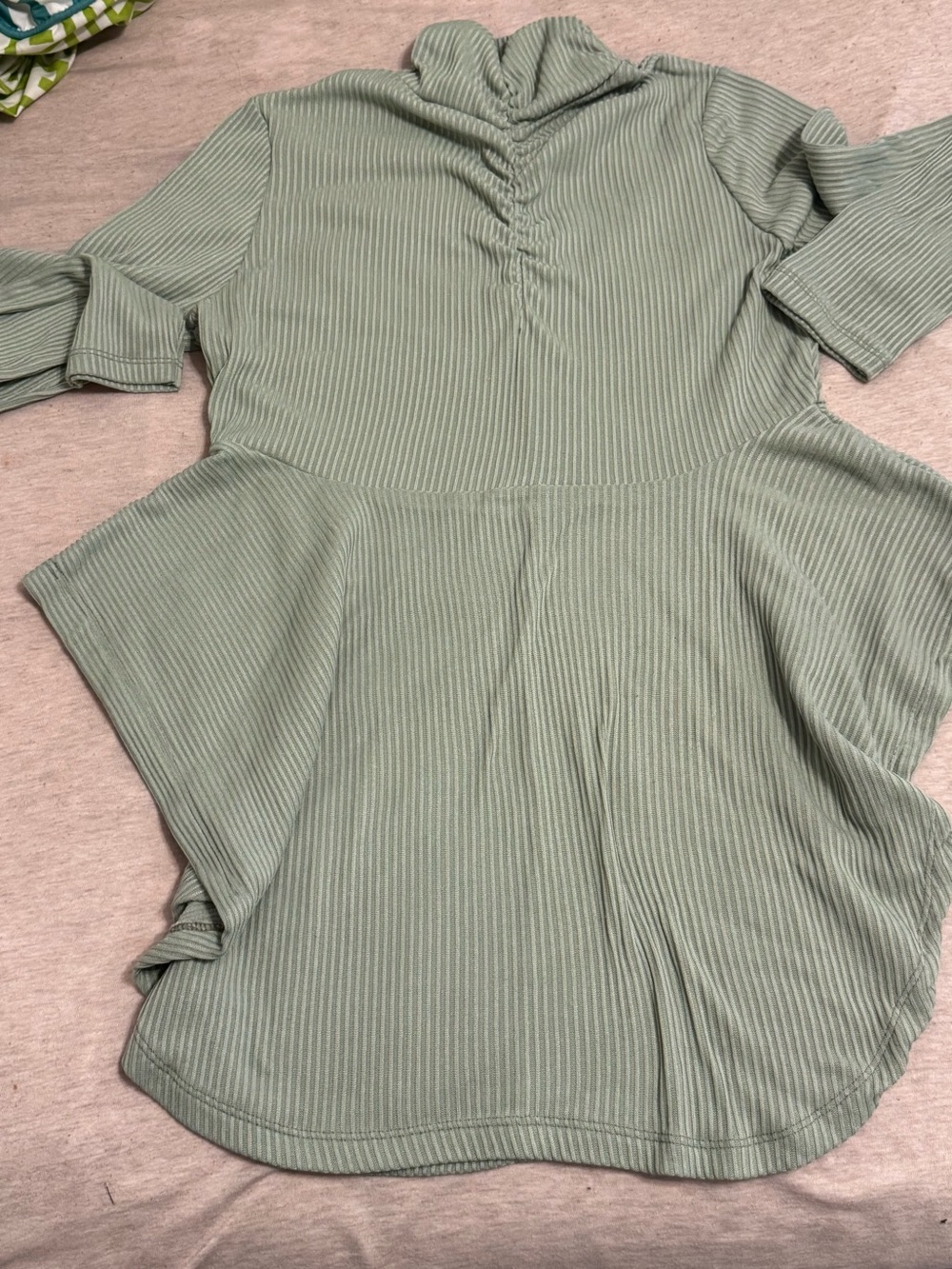 2 Ribbed shirts - Picture 3 of 4